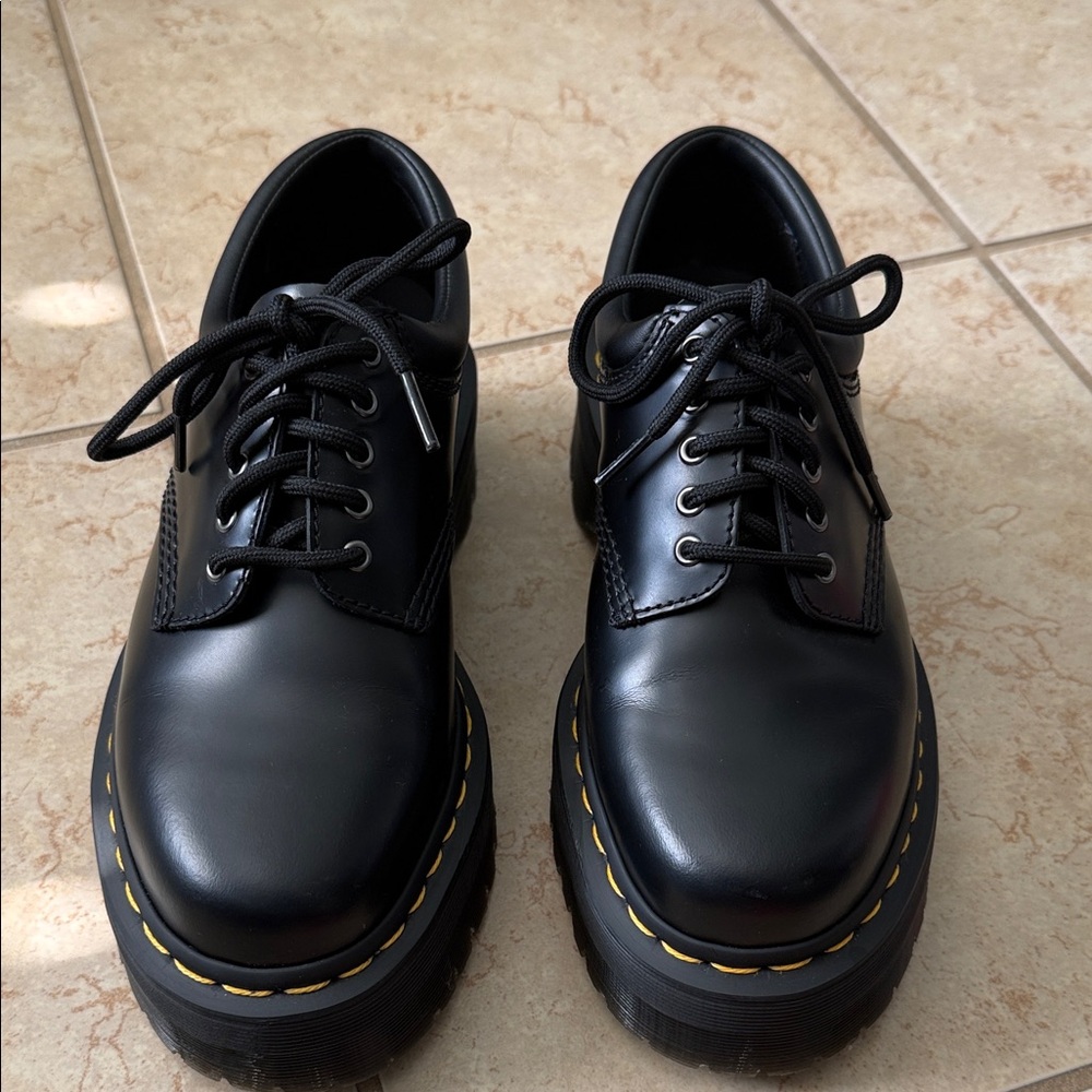 Dr. Martens 8053 Quad Platform Shoes Black Leather EUC Size 8